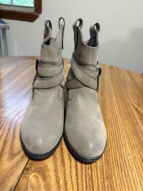 Rocket Dog Taupe Suede Ankle Boots 9.5